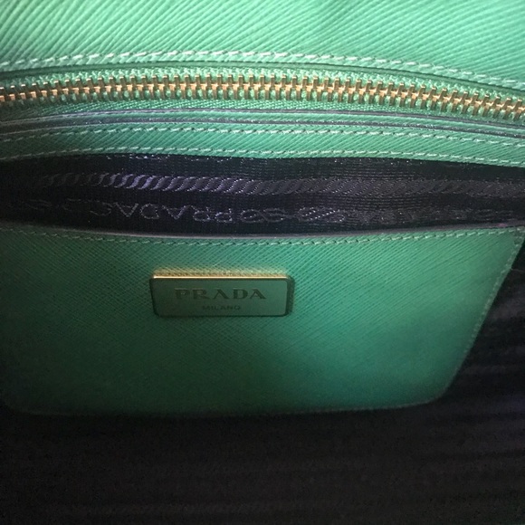 Prada Saffiano Lux - Picture 3 of 8